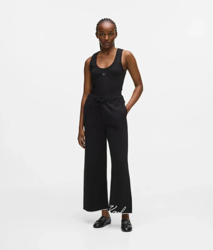 Pantalones de chándal con dobladillo característico