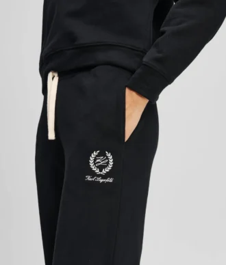 PANTALONES DE CHÁNDAL HOTEL KARL