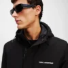 PARKA CON CAPUCHA ULTRALIGERA