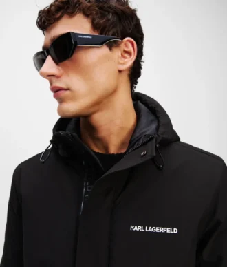 PARKA CON CAPUCHA ULTRALIGERA