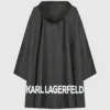 PONCHO CON CAPUCHA K/ESSENTIAL