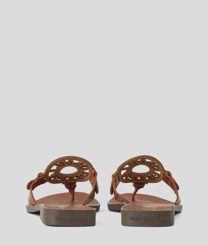 SANDALIAS CON LOGOTIPO DE ANILLO