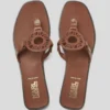 SANDALIAS CON LOGOTIPO DE ANILLO