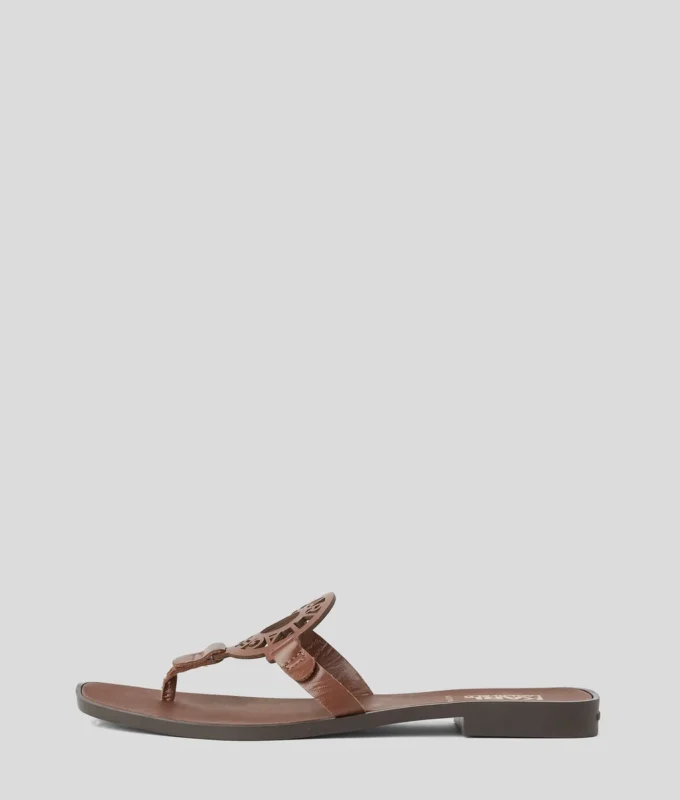 SANDALIAS CON LOGOTIPO DE ANILLO