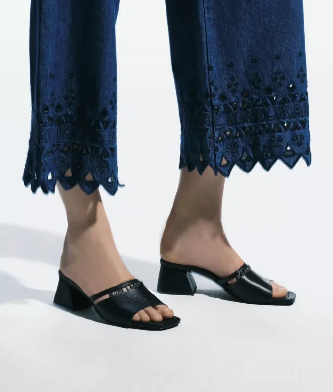 SANDALIAS CON TACÓN RECORTADO