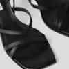 SANDALIAS DE TACÓN CON CORREA DE CADENA KARMEL SIGNIA