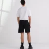 SHORTS CON COSTURAS EN CONTRASTE