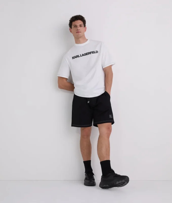 SHORTS CON COSTURAS EN CONTRASTE