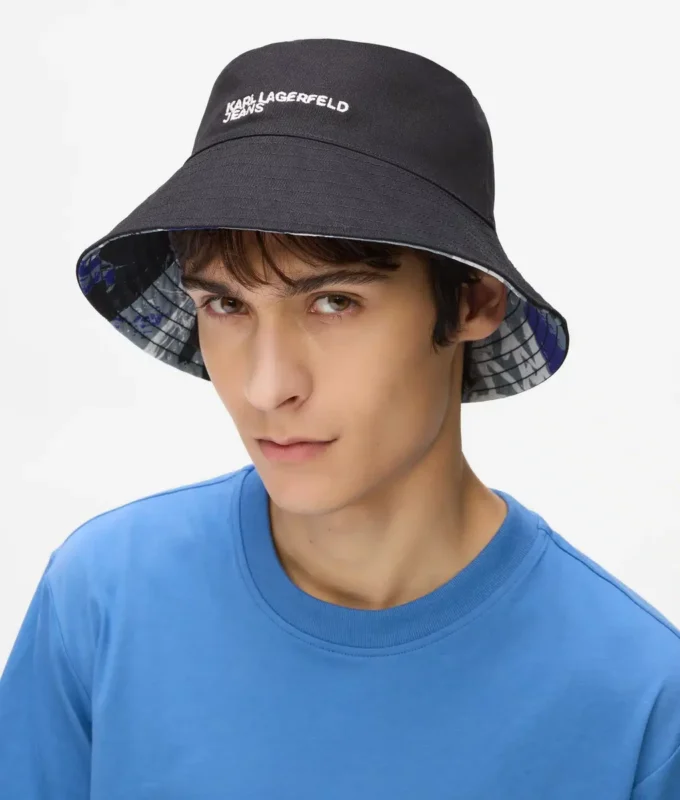 Sombrero tipo pescador reversible con estampado de grafitis