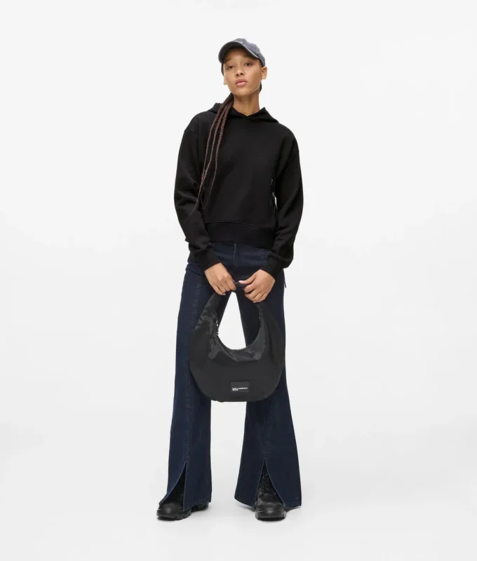 Sudadera con capucha y cordón