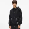 Sudadera con capucha y costuras en contraste