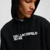 SUDADERA CON CAPUCHA Y LOGOTIPO