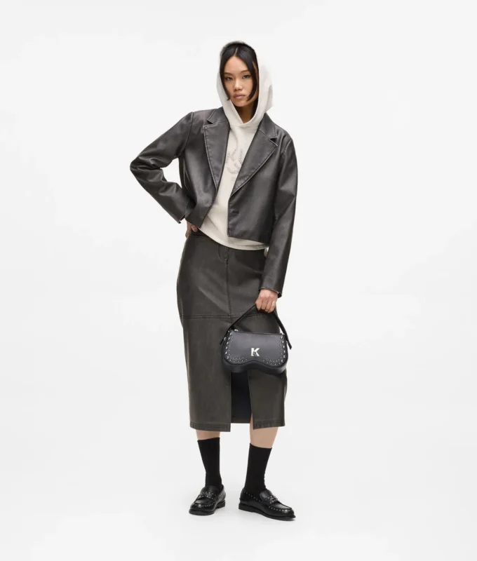 Sudadera con capucha y monograma con tachuelas