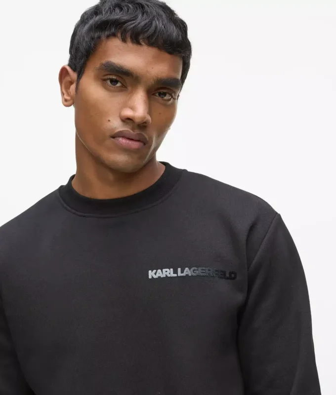 Sudadera con cuello redondo y logotipo de terciopelo