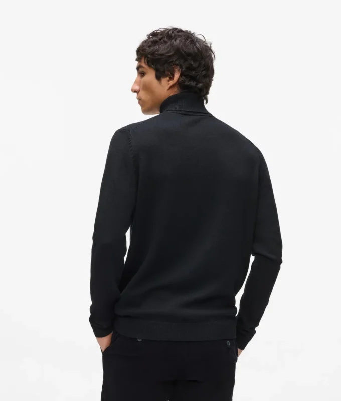 Suéter de cuello alto con pin Monogram