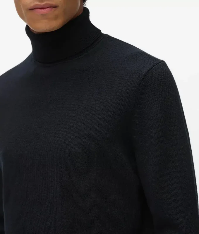 Suéter de cuello alto con pin Monogram
