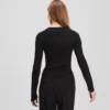 TOP CON CUELLO ALTO