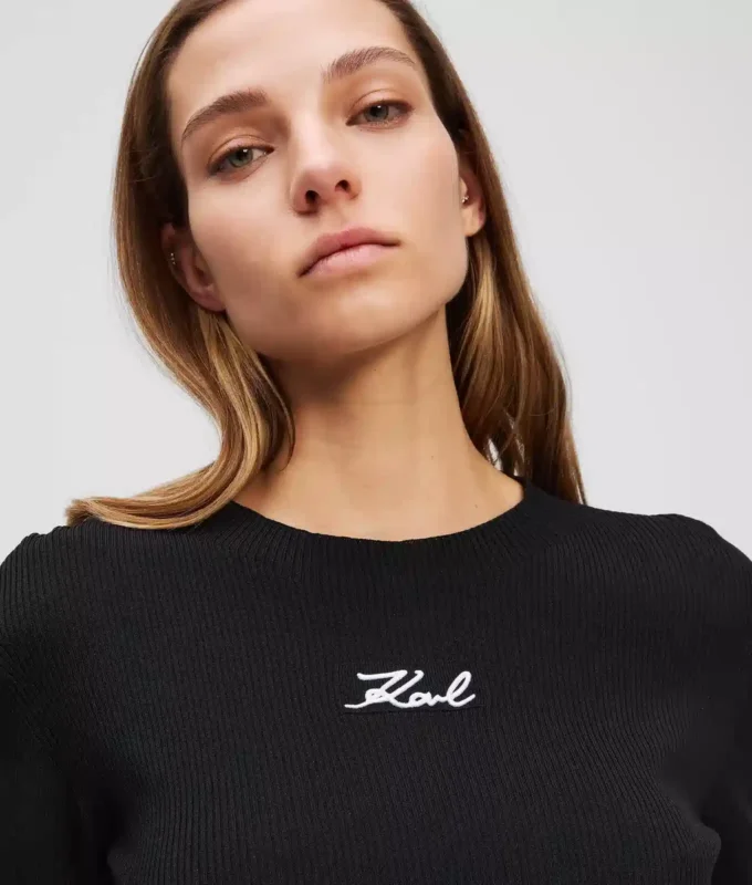 TOP CON CUELLO ALTO