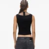 Top con cuello en V y malla con pedrería