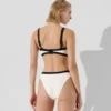 TOP DE BIKINI BANDEAU MONOCROMÁTICO