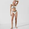 TOP DE BIKINI BANDEAU MONOCROMÁTICO