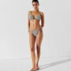 TOP DE BIKINI DE TRIÁNGULO A RAYAS IKON
