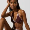 Top de bikini triangular con festones