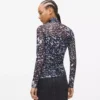 Top de malla con estampado integral