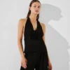 TOP HALTER PLISADO CON FLORES