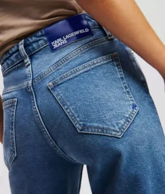 VAQUEROS RECTOS DE TALLA ALTA