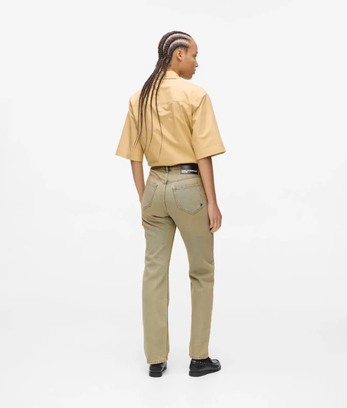 VAQUEROS RECTOS DE TALLA ALTA CON TACHUELAS