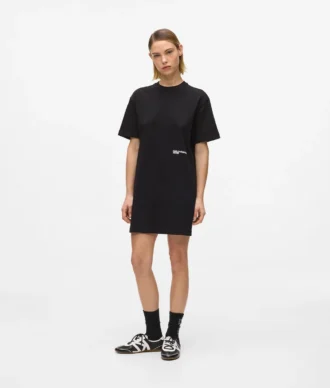 Vestido camiseta con cita de Karl
