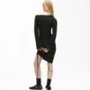 Vestido con cordón ajustable y hombros descubiertos