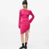 Vestido con cordón ajustable y hombros descubiertos