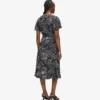 Vestido con estampado de abanicos y cuello en V