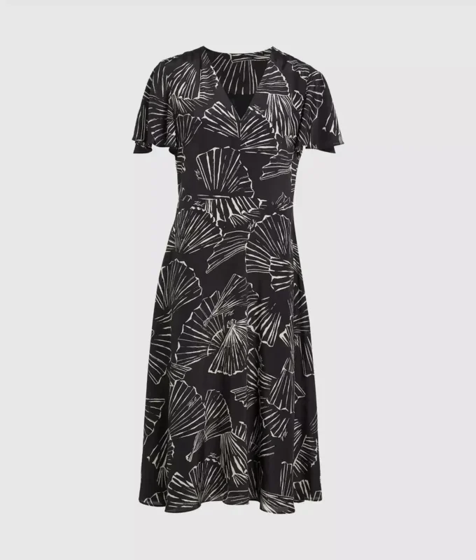 Vestido con estampado de abanicos y cuello en V