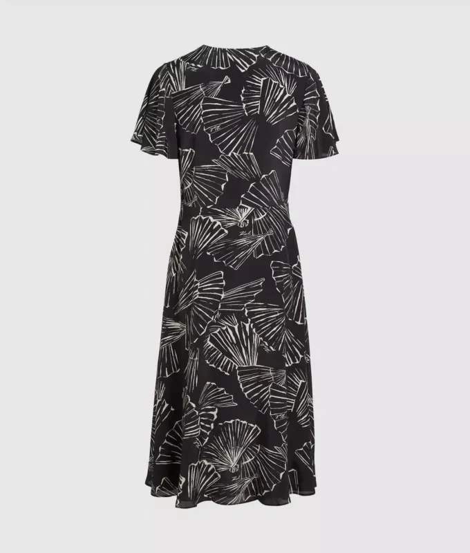 Vestido con estampado de abanicos y cuello en V
