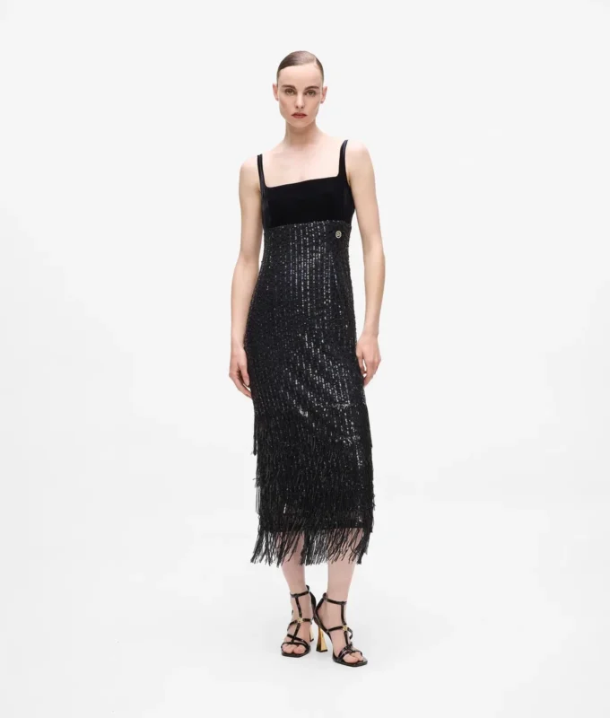 Vestido con flecos y lentejuelas