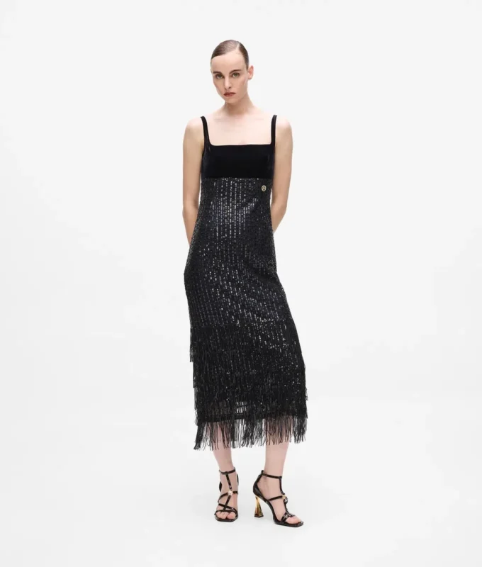 Vestido con flecos y lentejuelas