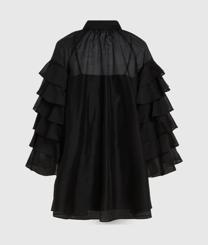 Vestido con mangas con volantes