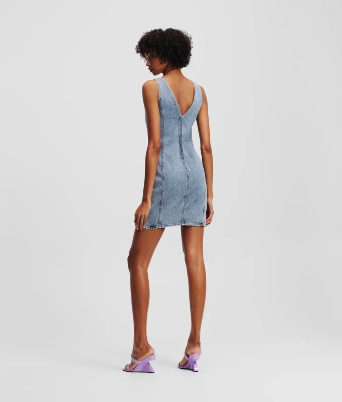 VESTIDO DE DENIM CON CUELLO EN V