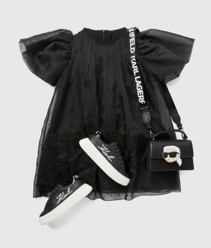 Vestido de malla con pedrería para niña