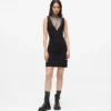 Vestido de malla con pedrería y cuello en V