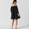 VESTIDO DE PLAYA CON HOMBROS DESCUBIERTOS DE K/SIGNATURE