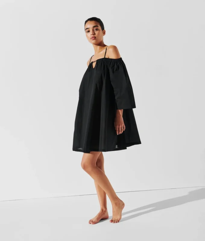 VESTIDO DE PLAYA CON HOMBROS DESCUBIERTOS DE K/SIGNATURE