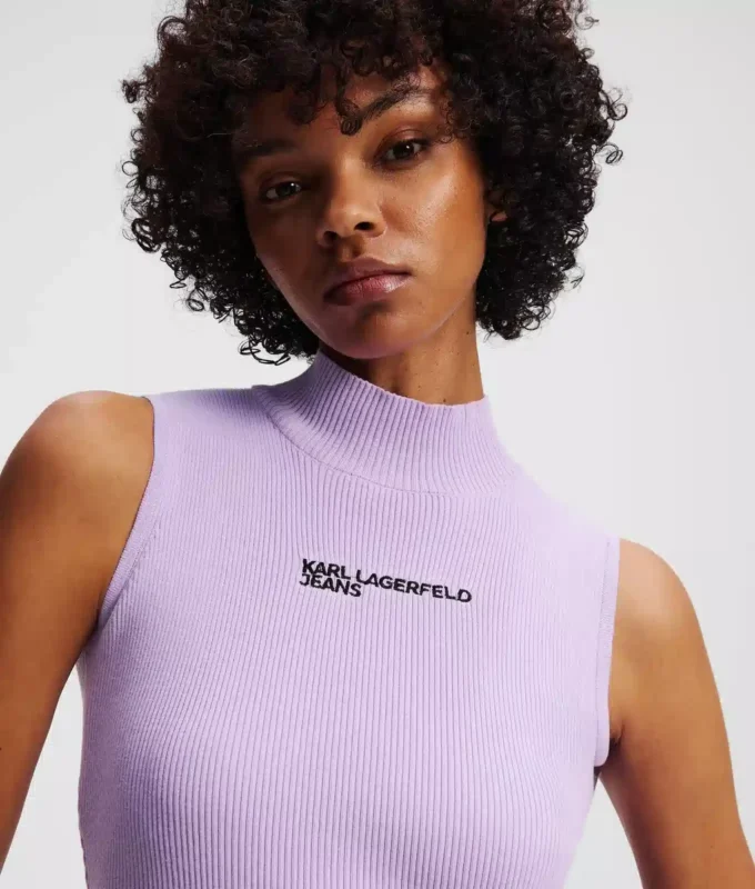 VESTIDO DE PUNTO CON CUELLO ALTO