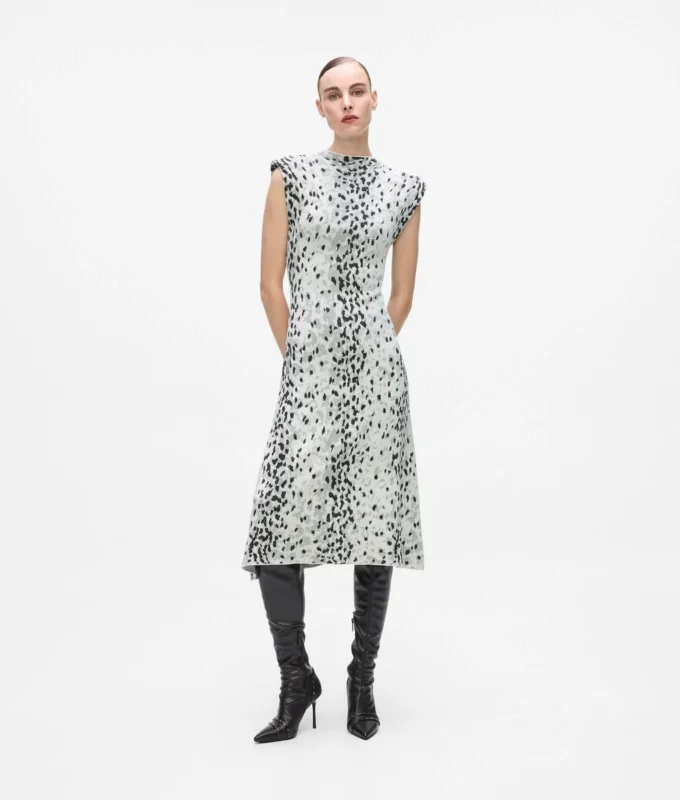 Vestido de punto con estampado de leopardo de las nieves