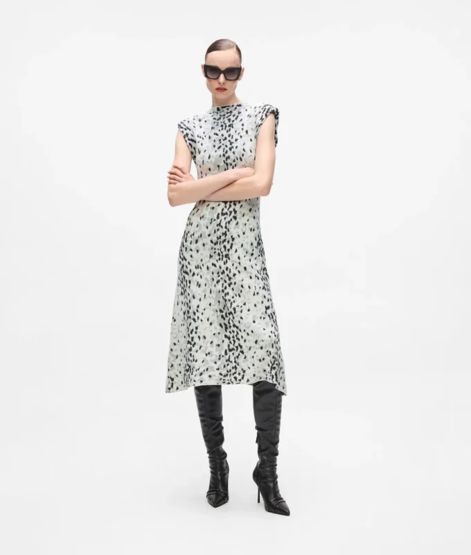 Vestido de punto con estampado de leopardo de las nieves