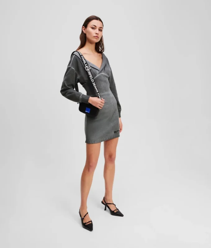 VESTIDO DE SUDADERA CON HOMBROS DESCUBIERTOS