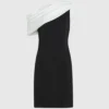Vestido drapeado con un solo hombro